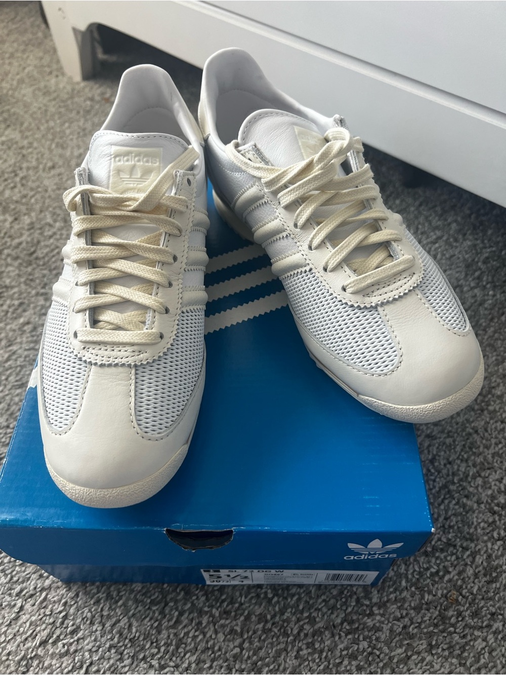 adidas Men’s Cream and White Low-Top Sneakers
